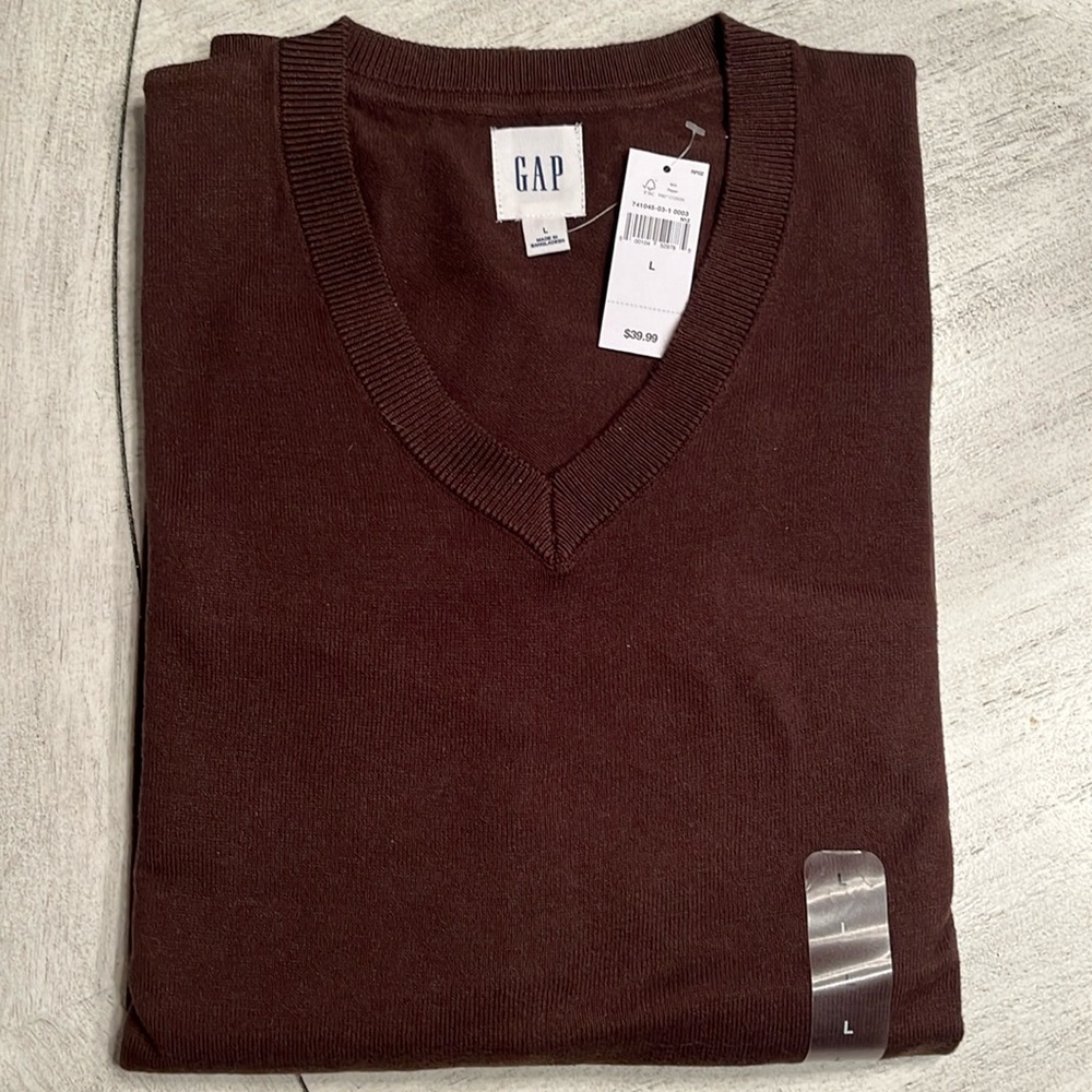 Brand new with tags! men’s GAP sweater